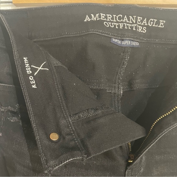 American Eagle ripped/distressed Hi-rise jeggings size 14 short - Picture 3 of 5